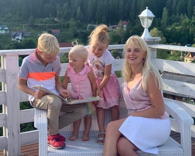 фото надане Олесею Ніколаєвич