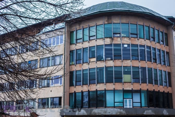 Як працює та оживає легендарний завод РЕМА. Фоторепортаж