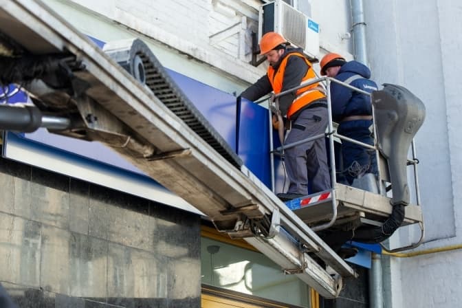 Ще три вулиці у Києві «звільнять» від незаконної реклами