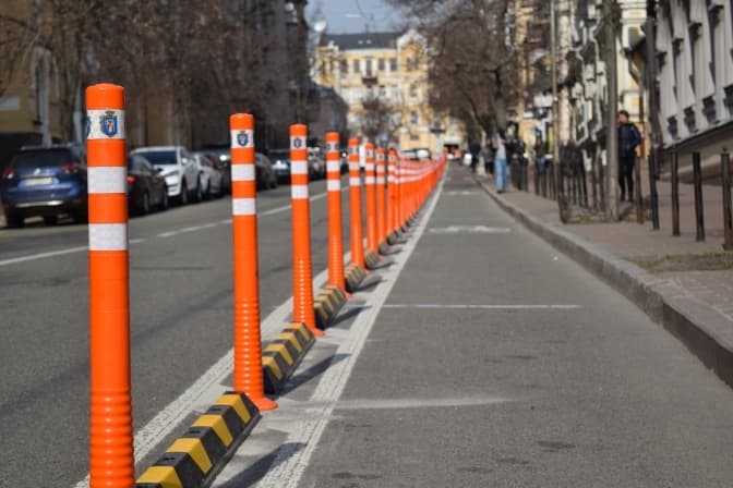 На Лисенка в Києві облаштовують велодоріжку
