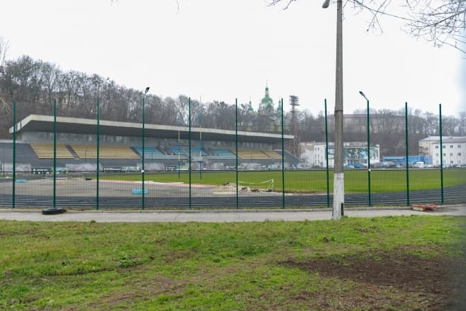 У Подільському районі столиці оновлюють стадіон «Спартак»