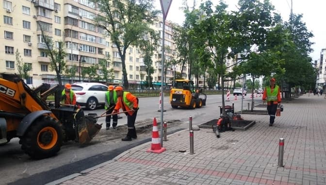 Дорого і неякісно. Активісти розкритикували ремонт бульвару Лесі Українки в Києві