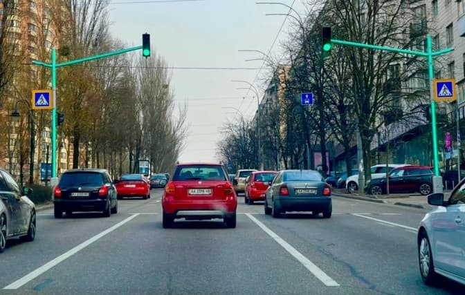 Світло є, чи нема. У Києві суд покарав винних у ДТП при вимкнених світлофорах