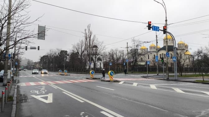 У Дніпровському районі запрацював новий світлофор