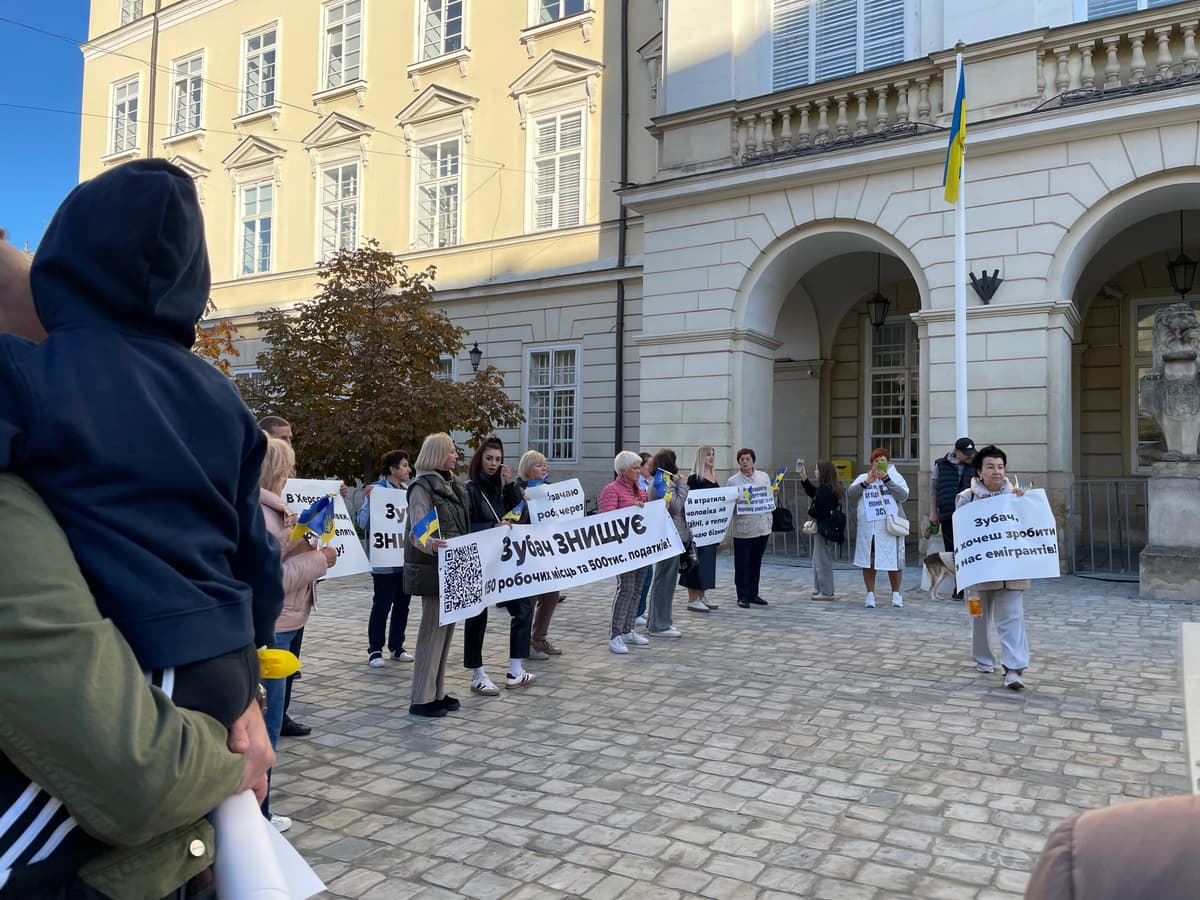 Після пікету підприємців під міськрадою у Львові створюють робочу групу