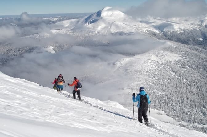 Зі спорядженням та за сприятливих умов. Як ходити у гори взимку