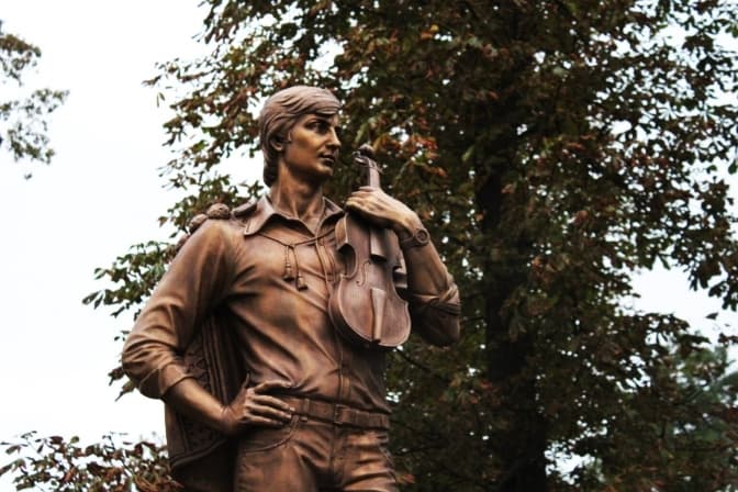 У Брюховичах відкрили пам’ятник Володимиру Івасюку