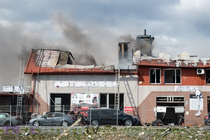 У Львові показали відео пожежі після ракетного удару