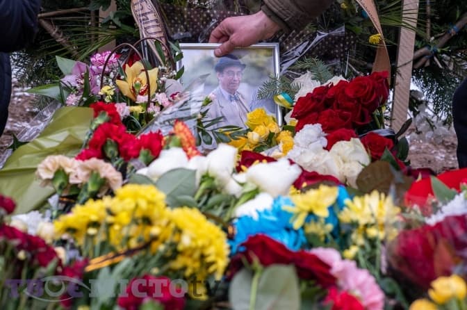 У Львові попрощалися із відомим гідом Петром Радковцем. Фото