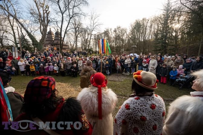 Чути дзвони та коляду. Як у Львові переосмислювали Різдво