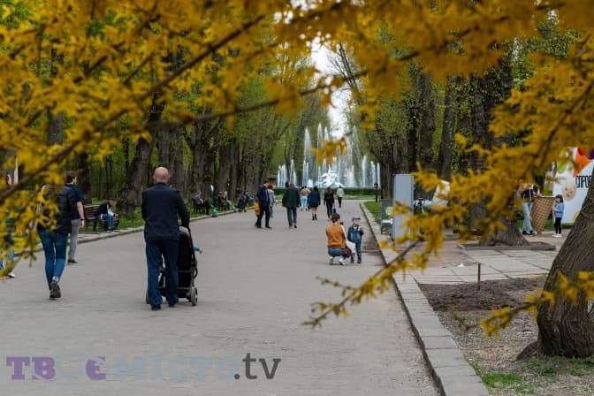 У Львові запрацювали фонтани. Фоторепортаж