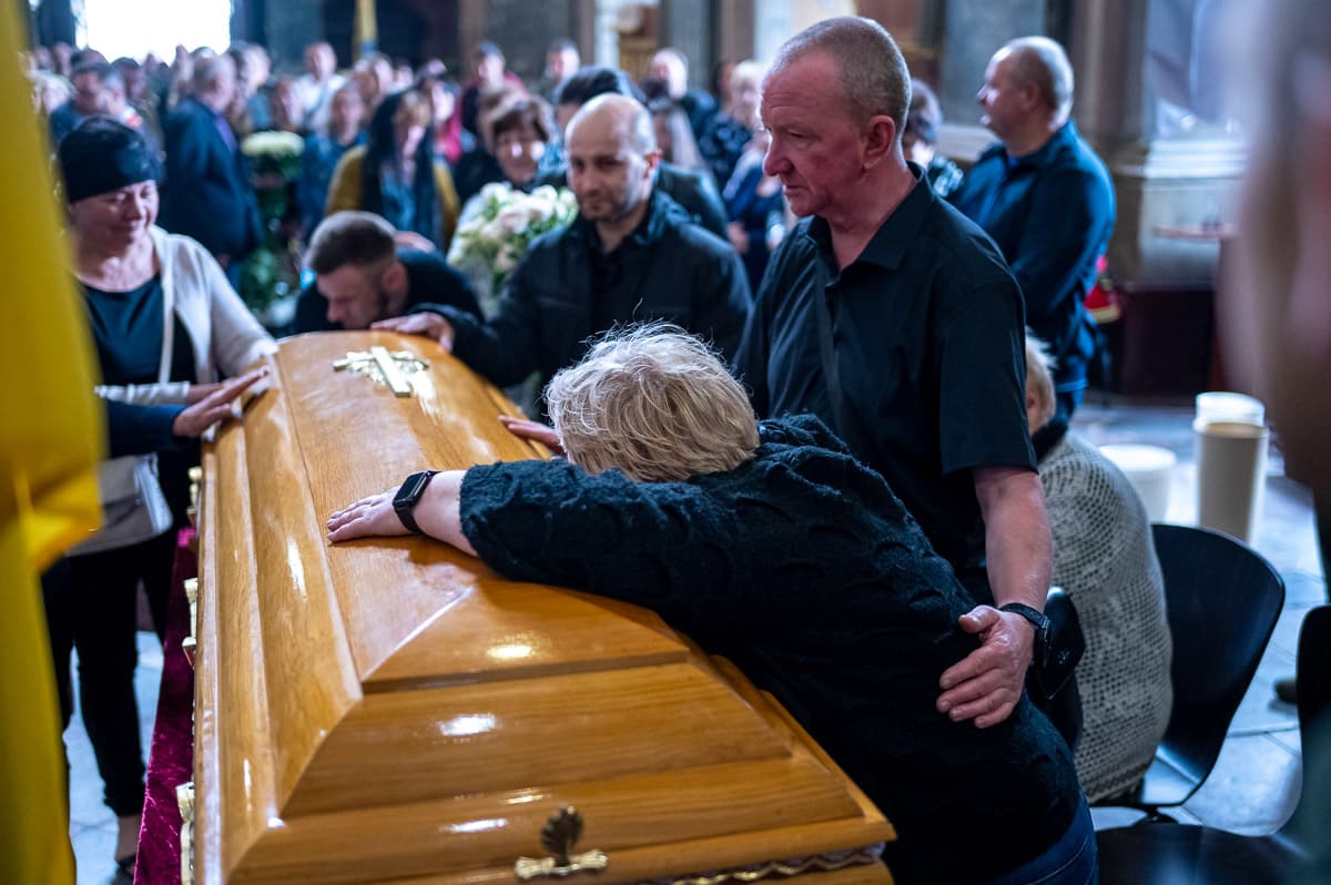 У Львові попрощалися із захисником та захисницею України. Фото