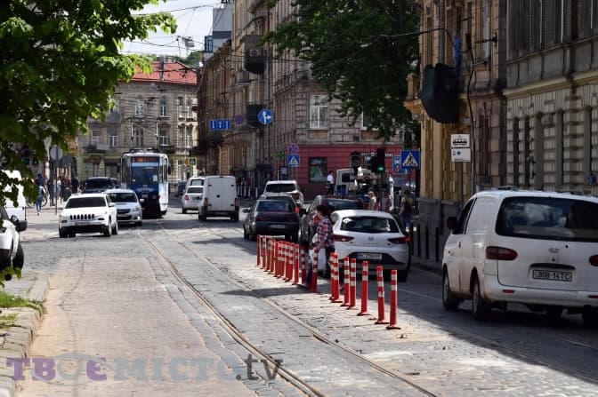 На вулиці Франка у Львові обіцяють знову встановити делініатори