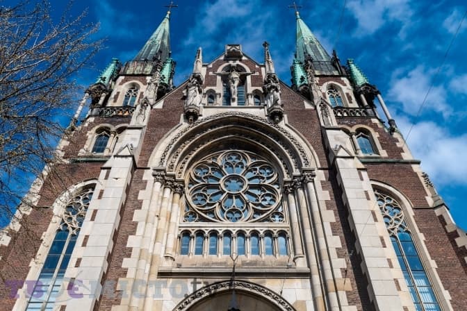 Сьогодні – Провідна неділя. Tvoemisto.tv транслюватиме літургію із Церкви Ольги і Єлизавети