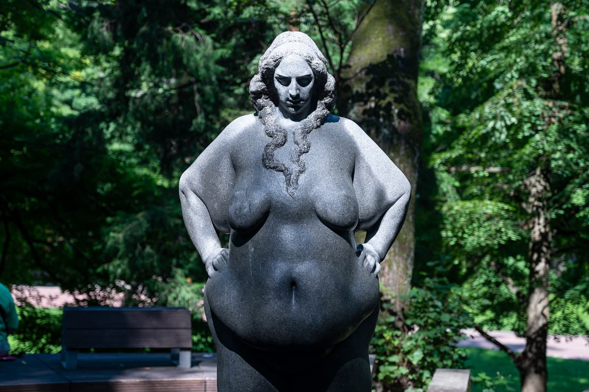 У Львові у Стрийському парку встановили колекцію сучасних скульптур. Фото