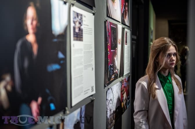 У Львові відкрили виставку, присвячену дружинам загиблих Героїв. Фото