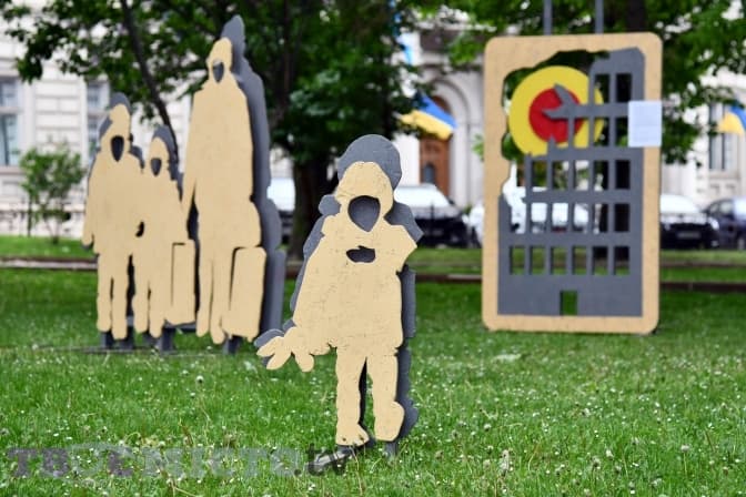 У парку «На Валах» з'явився новий мистецький об'єкт. Фото