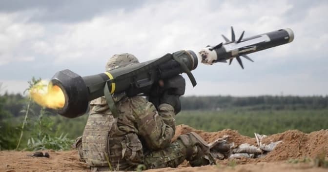 США схвалили передачу Україні комплексів Stinger, Javelin та дронів Switchblade