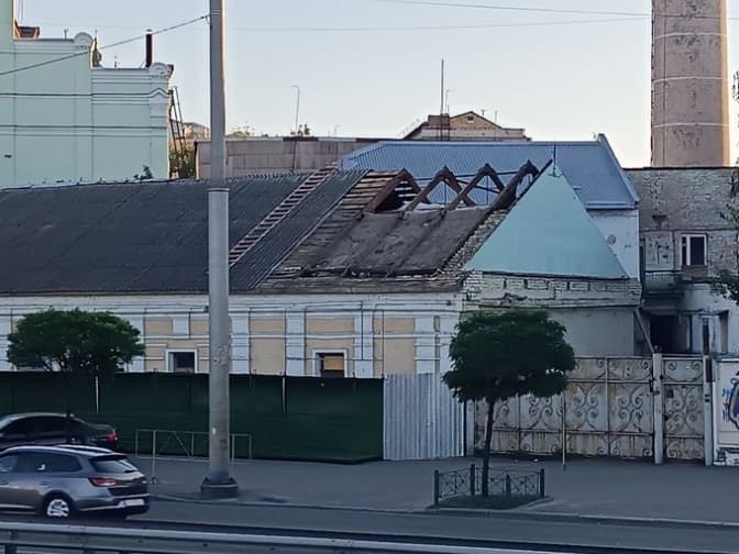 Історична будівля на Набережно-Хрещатицькій, яку почали розбирати, отримає охоронний статус
