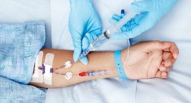 Перед цим зламала руку. 7-річна дівчинка, в якої виявили правець, перебуває у реанімації