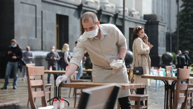 Україна вперше йде на послаблення карантину і ЄС відновить Шенген. Головне за ніч і минулу добу