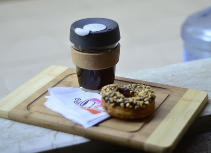 Екологічно і вигідно: чому до кав’ярні варто ходити з власним горнятком