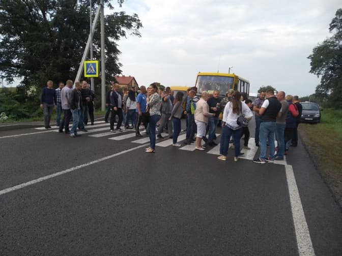 Мешканці Мостиськ збираються перекрити трасу Львів – Шегині