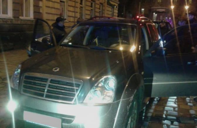 У Львові поліцейські із трьох рот наздоганяли п’яного водія. Відео. Уточнено