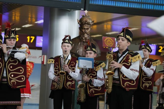 В аеропорту «Львів» співали колядки. Фото, відео