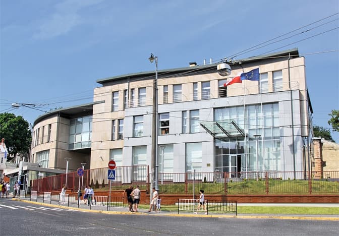 Львів’ян попереджають про вихідні у Генеральному консульстві Польщі