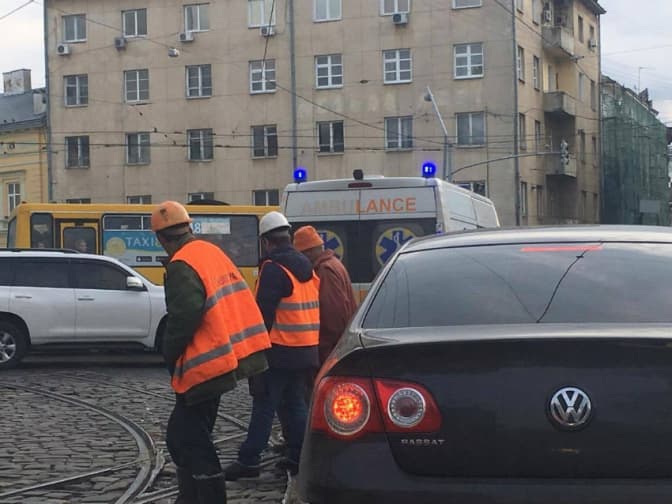 Ситуація на дорогах Львова: затори у центрі міста. Фото