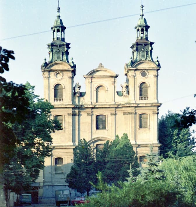 Костел святої Марії Магдалини відзначає храмовий празник. Можливе перекриття руху