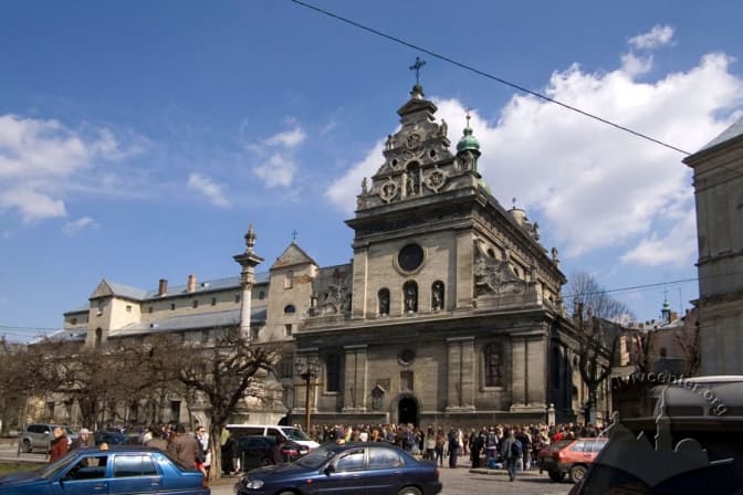 Біля костелу Бернардинів відремонтують сквер та встановлять статую Діви Марії