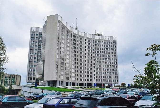 У львівській податковій відремонтують паркінг та підвали