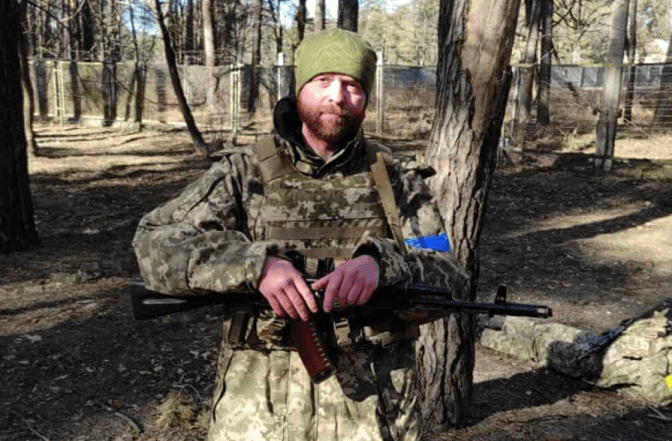 «Маємо стати назавжди вільними від Росії». Історія киянина, який у день наступу вступив у ЗСУ