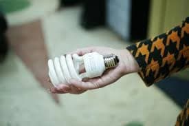 У Львові мікроавтобуси збиратимуть на утилізацію енергоощадні лампи