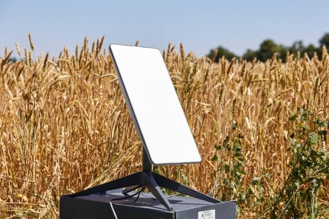 Україна отримала ще 5 тисяч станцій супутникового інтернету Starlink