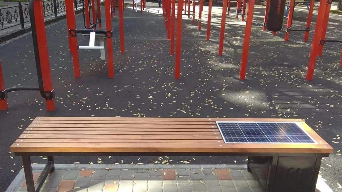 У центрі Львова встановлять лавки із сонячними батареями: де саме