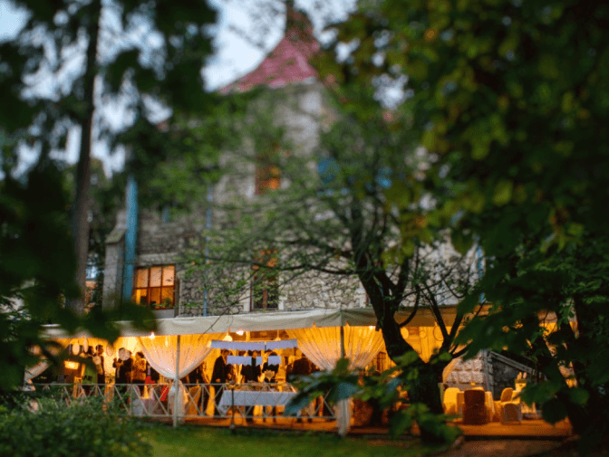 Замок лева із відкритих джерел