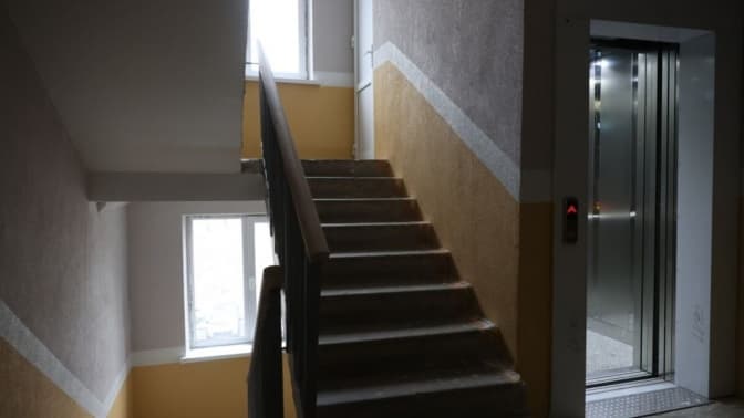 Через відключення світла у Львові масово застрягають у ліфтах: як діяти та викликати допомогу