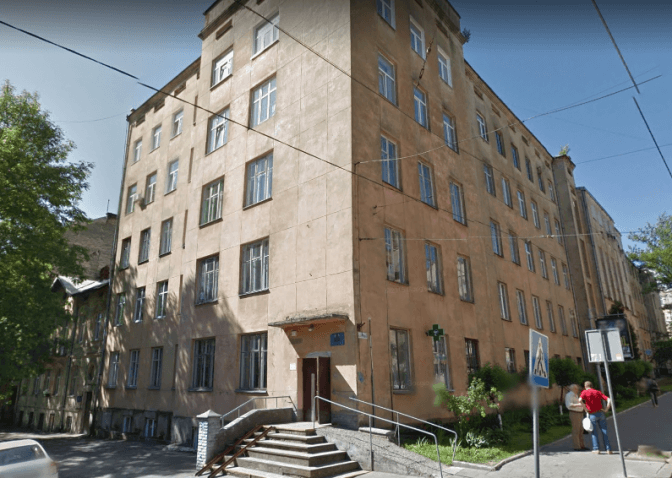 Вночі у Львові повідомили про замінування 5-ї клінічної лікарні