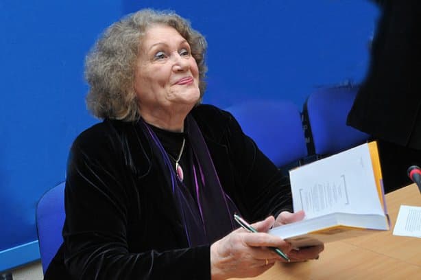 Цьогоріч Ліна Костенко видасть нову книгу: деталі