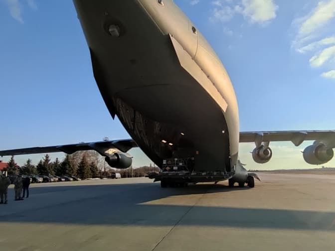 ЗСУ отримали від Литви зенітно-ракетні комплекси Stinger і бронежилети