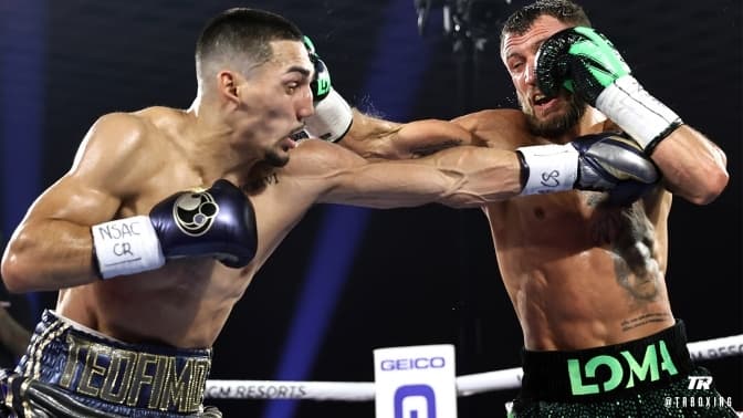 Василь Ломаченко програв титул абсолютного чемпіона світу з боксу