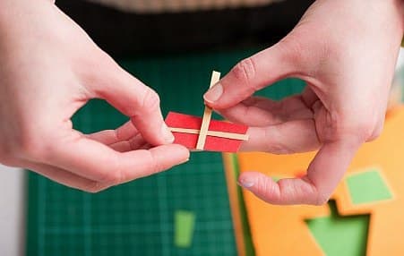 Зігріти подарунком: 10 ідей для саморобної листівки