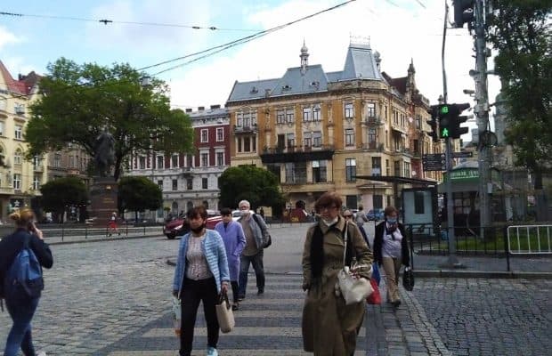 Чи справді немає карантину або Як у Львові перемагає байдужість