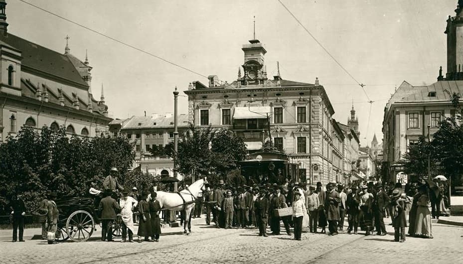 Французька кухня, віденські бали. Як жили львів'яни сто років тому