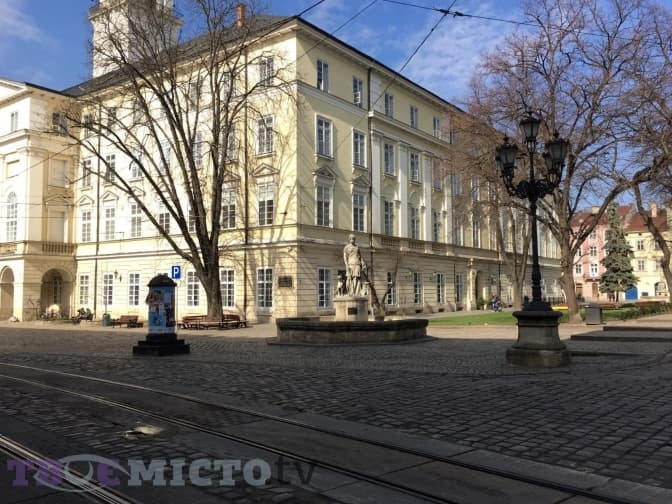 Завтра уряд може дозволити українцям гуляти парками і ходити в музеї