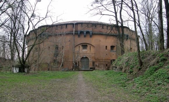 Львів’ян запрошують долучитися до прибирання парку біля Цитаделі