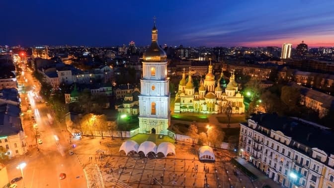 Верховний Суд заборонив збільшувати поверховість готелю «Прага» біля Софії Київської